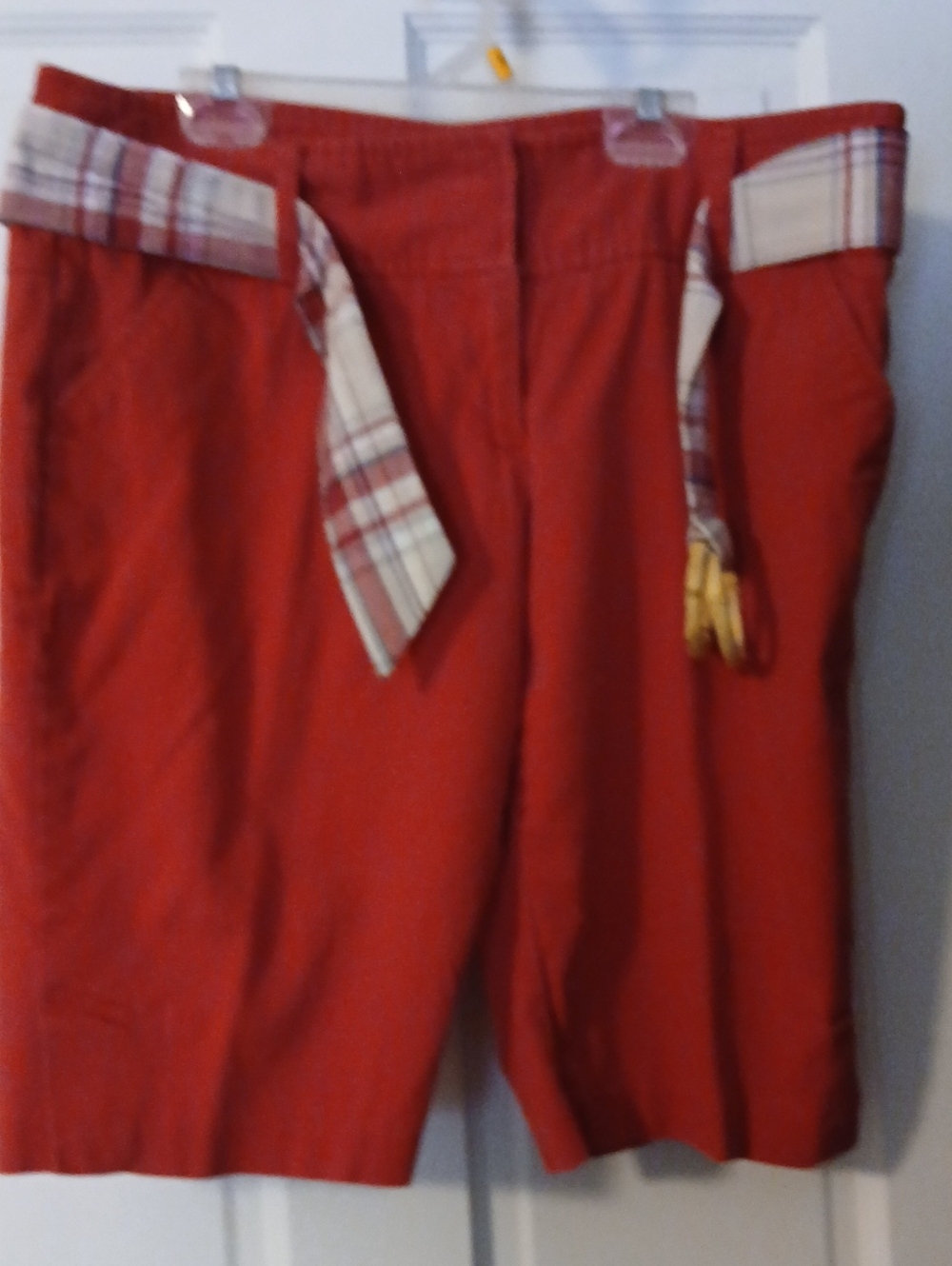 Vtg Y2K Tracy Evans Limited Women's Red Casual Shorts with Plaid Tie Detail